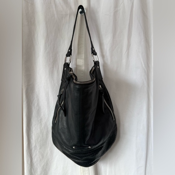 B Makowsky Genuine Soft Leather Black Handbag Shoulderbag EUC - Picture 11 of 11